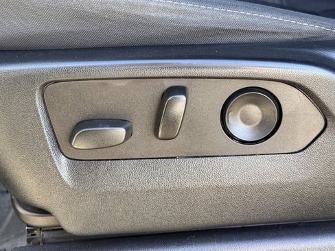 Used 2024 Chevrolet Silverado 2500 LT w/ Convenience Package image 18