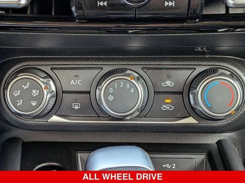 Certified 2025 Nissan Kicks SV AWD/4WD image 26