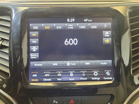 Used 2019 Jeep Cherokee Limited AWD/4WD image 25