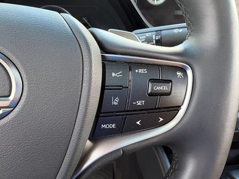 Used 2024 Lexus ES 300h w/ Premium Package FWD image 24