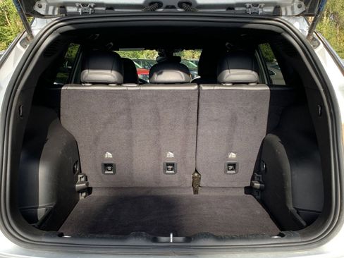 Used 2025 Jeep Compass Limited image 31