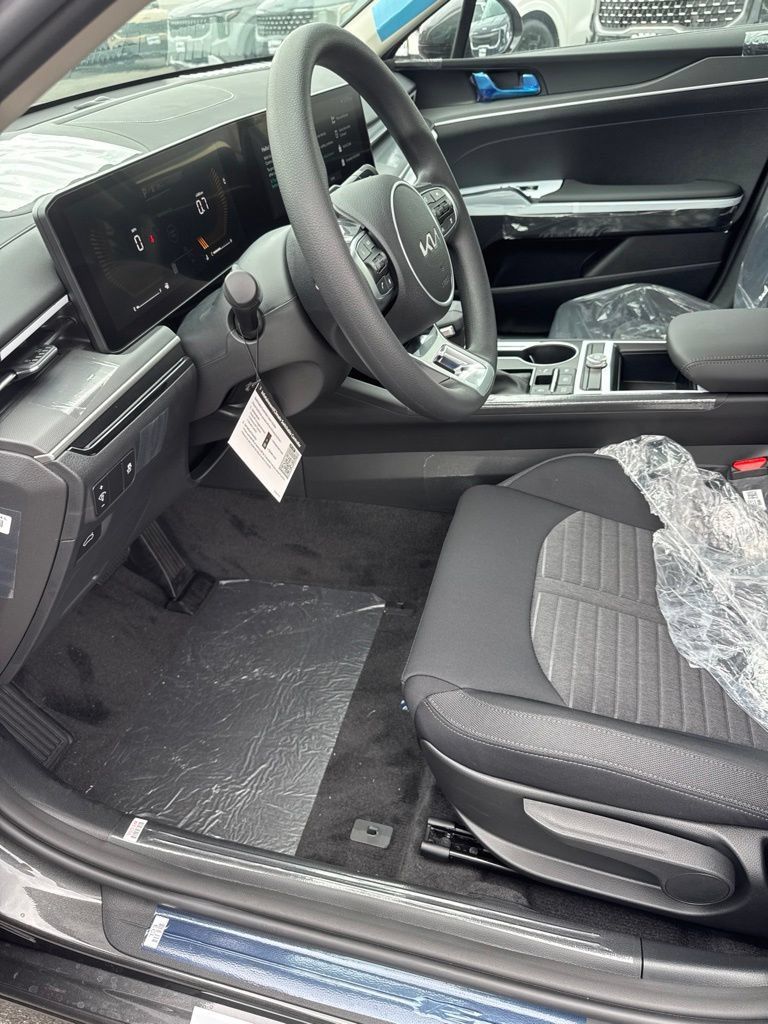 New 2026 Kia K5 LXS FWD image 9