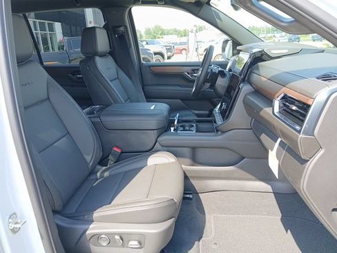 New 2026 GMC Yukon XL Denali AWD/4WD image 32