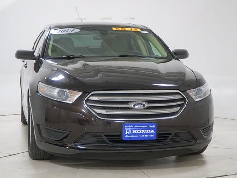 Used 2014 Ford Taurus SE FWD image 15