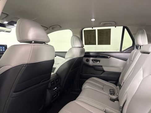 Used 2025 Honda Pilot EX-L image 27