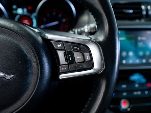 Used 2019 Jaguar F-PACE Prestige AWD/4WD image 33