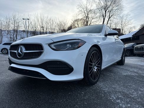 Used 2023 Mercedes-Benz C 300 4MATIC Sedan image 2