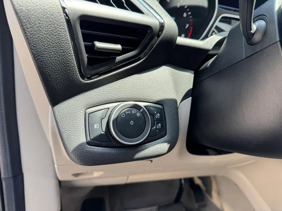 Used 2015 Ford Escape Titanium AWD/4WD image 26