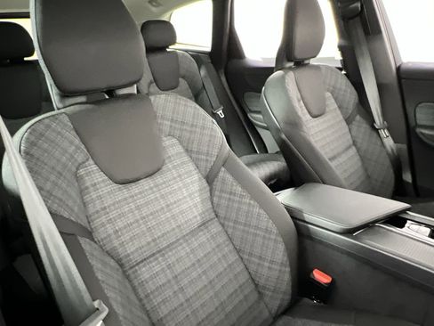 Certified 2025 Volvo XC60 B5 Core w/ Climate Package PRO image 25