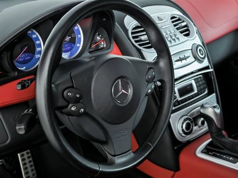 Used 2005 Mercedes-Benz SLR image 28