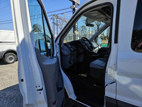Used 2018 Ford Transit 350 XL image 17
