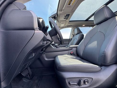 Used 2024 Toyota Grand Highlander Limited image 18