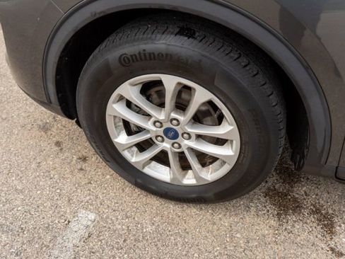 Used 2020 Ford Escape SE image 11