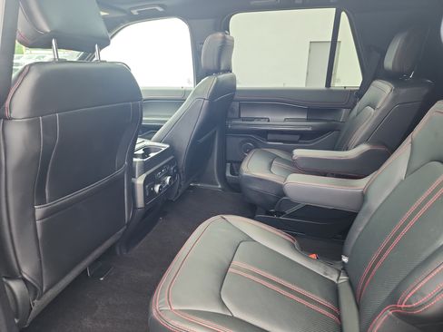 Used 2019 Ford Expedition Limited w/ Equipment Group 303A RWD image 17