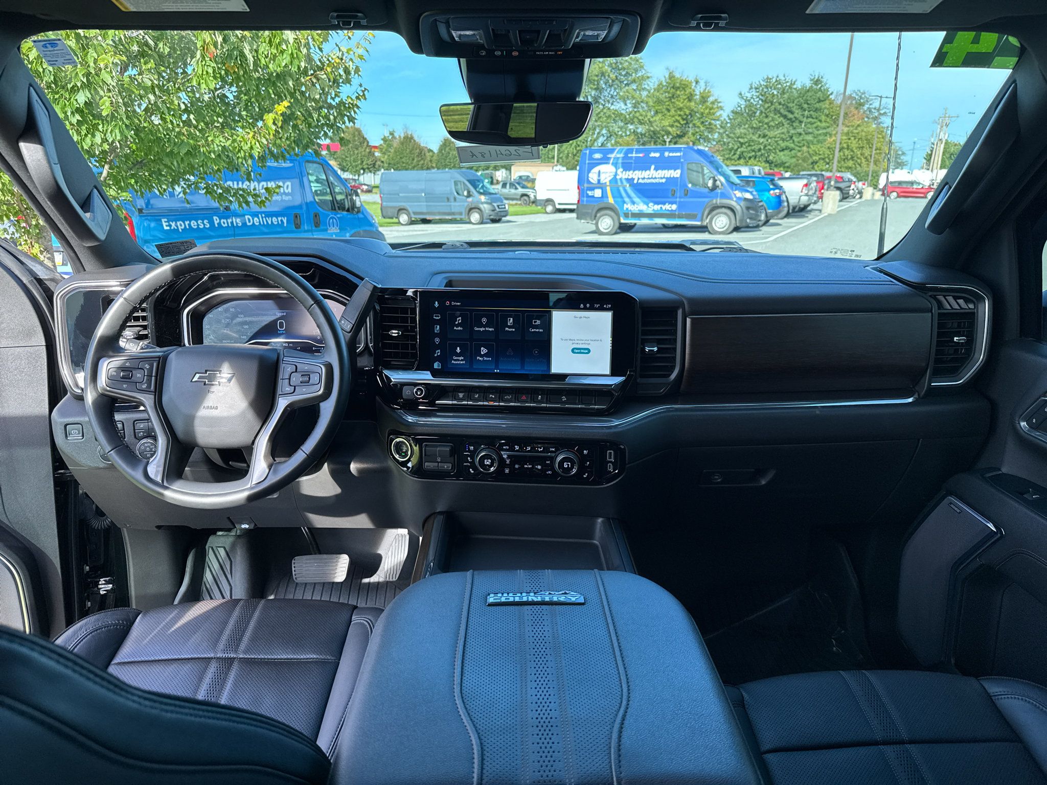 Used 2024 Chevrolet Silverado 2500 High Country w/ High Country Premium Package AWD/4WD image 4