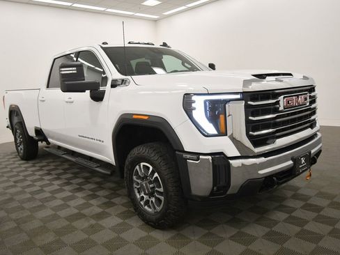 Used 2024 GMC Sierra 3500 SLE image 9