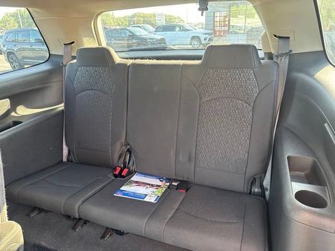 Used 2015 GMC Acadia SLE AWD/4WD image 17