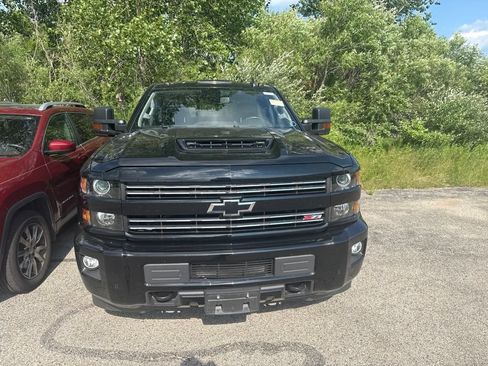 Used 2018 Chevrolet Silverado 2500 LTZ w/ Midnight Edition AWD/4WD image 2