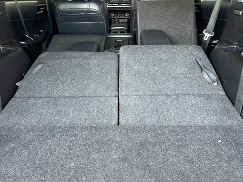 Used 2024 Mitsubishi Outlander SE image 17