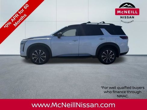 New 2026 Nissan Pathfinder Platinum image 4