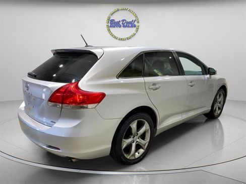 Used 2010 Toyota Venza AWD w/ Premium Pkg #2 image 4