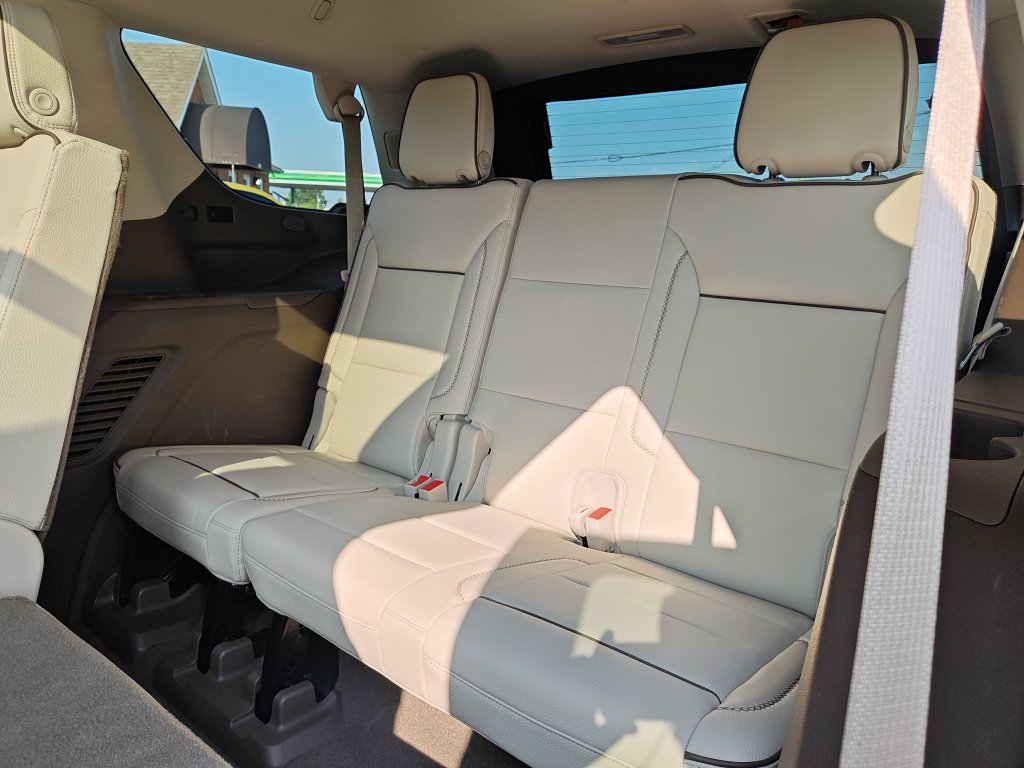 Used 2021 GMC Yukon Denali w/ Denali Premium Package AWD/4WD image 25