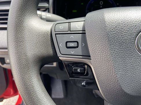 Used 2025 Toyota Camry LE FWD image 33