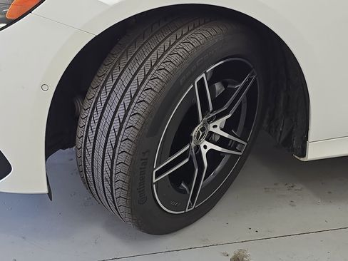 Used 2025 Mercedes-Benz E 350 Sedan image 33