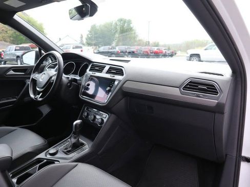 Used 2021 Volkswagen Tiguan SE R-Line AWD/4WD image 22