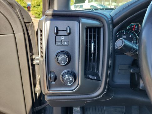 Used 2018 Chevrolet Silverado 1500 High Country image 18