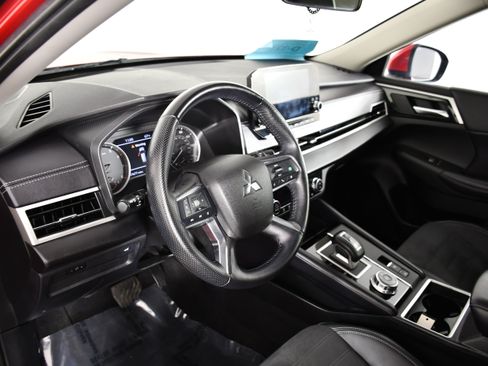 Used 2024 Mitsubishi Outlander SE AWD/4WD image 35