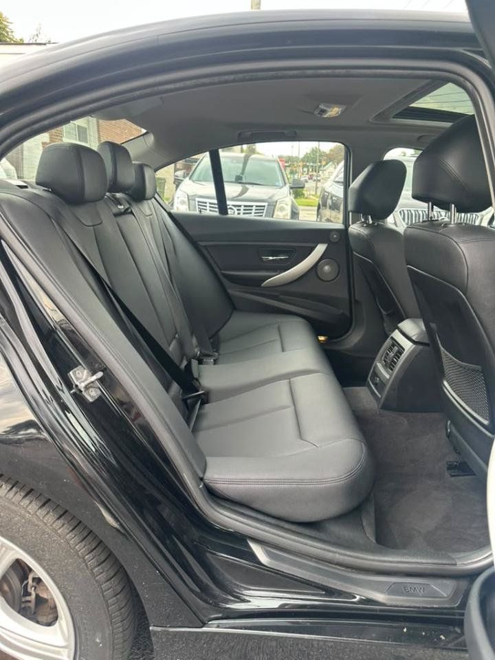 Used 2013 BMW 328i xDrive Sedan AWD/4WD image 19