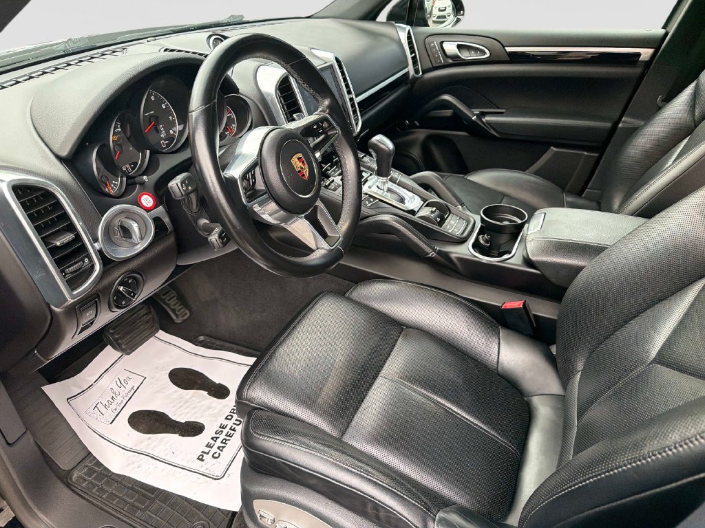 Used 2018 Porsche Cayenne Platinum Edition AWD/4WD image 22