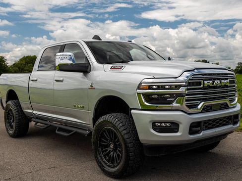 Used 2026 RAM 2500 Laramie AWD/4WD image 1