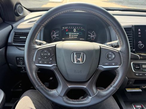 Used 2023 Honda Passport TrailSport image 12