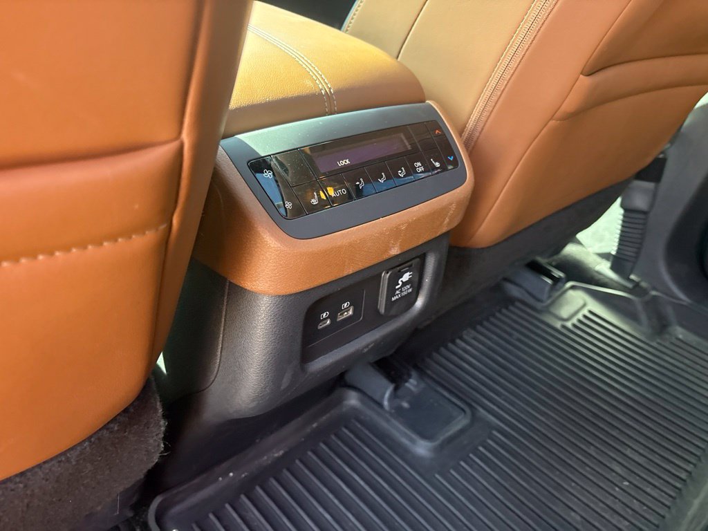 Used 2025 Nissan Pathfinder Platinum AWD/4WD image 18