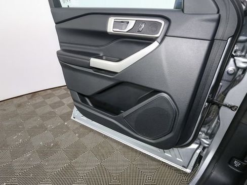 Used 2023 Ford Explorer XLT w/ Equipment Group 202A AWD/4WD image 36