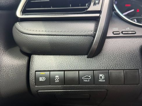 Used 2020 Toyota Camry SE FWD image 20