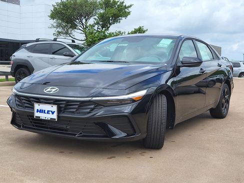New 2026 Hyundai Elantra Sport FWD image 2