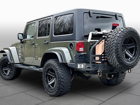 Used 2015 Jeep Wrangler Unlimited Sahara w/ Dual Top Group AWD/4WD image 12