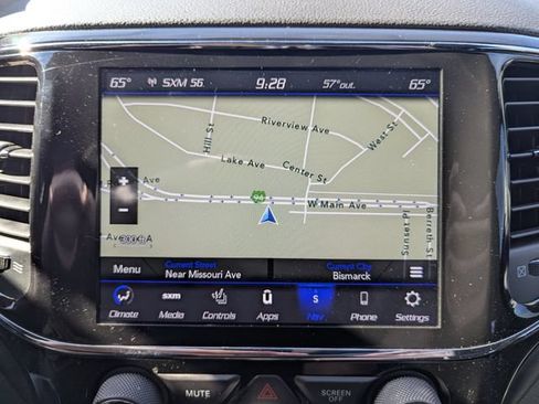 Used 2021 Jeep Grand Cherokee Laredo X AWD/4WD image 3