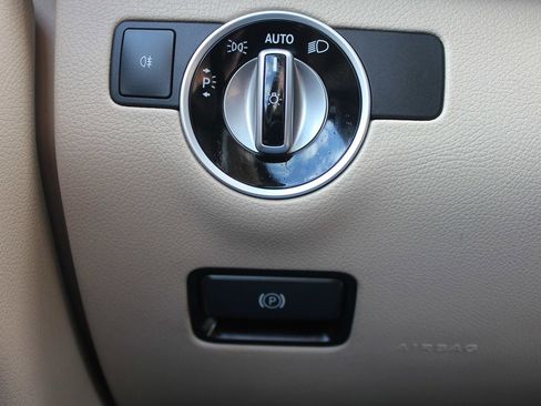 Used 2018 Mercedes-Benz GLE 350 4MATIC image 19