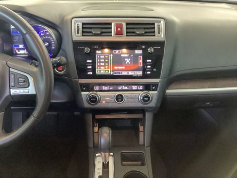 Used 2017 Subaru Outback 2.5i Limited AWD/4WD image 11