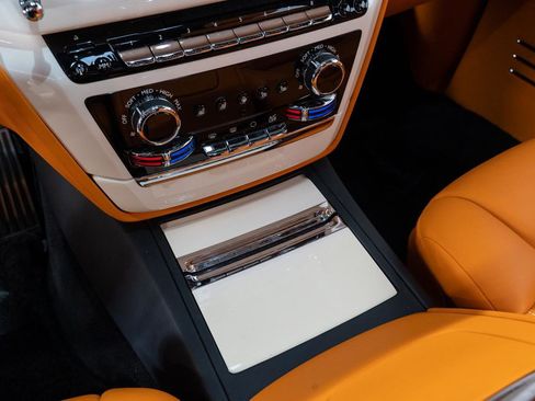 Used 2022 Rolls-Royce Phantom w/ The Phantom Package image 8