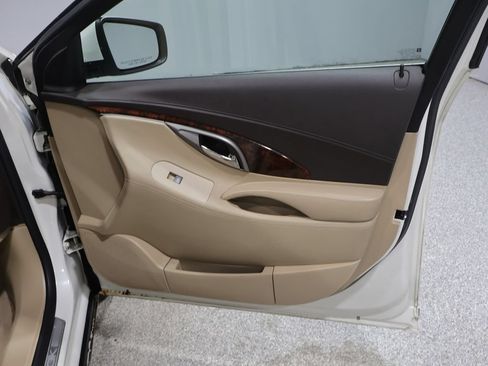 Used 2011 Buick LaCrosse CXL FWD image 27