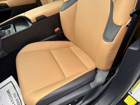 Used 2025 Lexus ES 350 w/ Premium Package FWD image 20