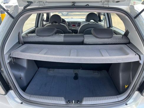 Used 2011 Kia Rio5 image 7