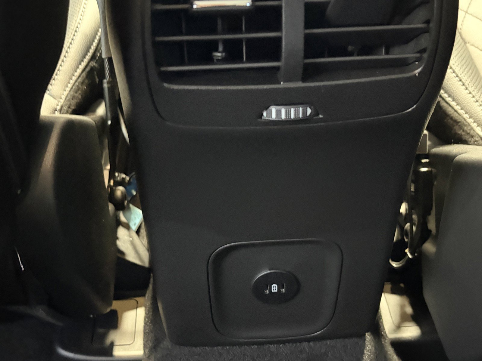 Used 2024 Ford Escape SE w/ PHEV Premium Package FWD image 29