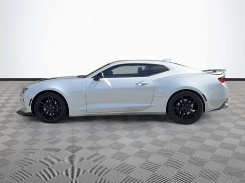 Used 2016 Chevrolet Camaro SS RWD image 3