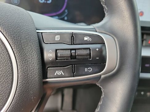 Used 2024 Kia Sportage EX FWD image 37